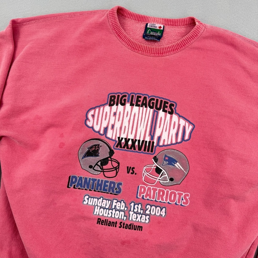 Vintage New England Patriots NFL Super Bowl 38 Crewneck Lg Boxy-Fit Coral Pink